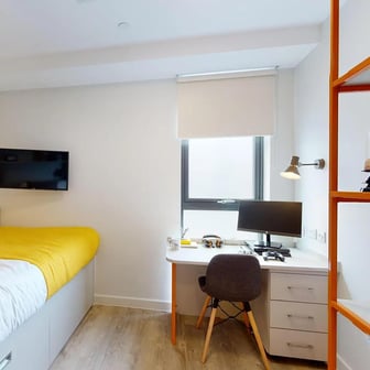 Penthouse Studio - Image 1