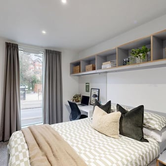 Ensuite Room - Image 1