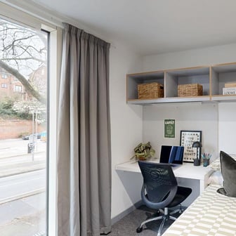 Ensuite Room - Image 6