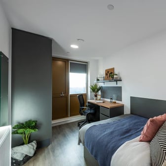 7 Bed Ensuite - Image 4