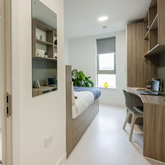 Bronze Sky View Ensuite - Image 8