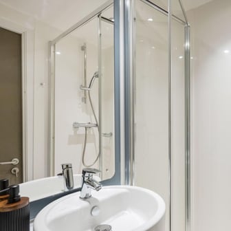 Silver Plus Ensuite - Image 3