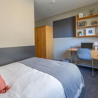 Classic Ensuite - Image 1