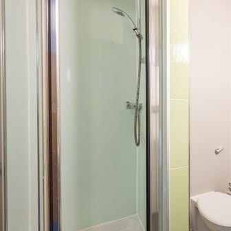 Classic Ensuite - Image 4