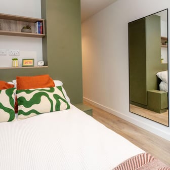 Platinum Ensuite - Image 2