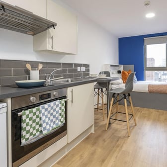 Silver Studio - Image 1
