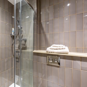 Excellent - Image 9