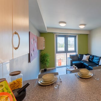 Silver En Suite - Image 8