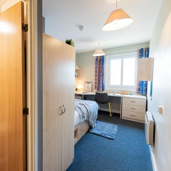 Silver En Suite - Image 4