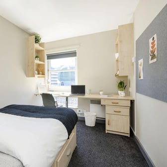 Classic Ensuite - Image 1