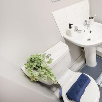 2 Bed Apartment Room - Image 5