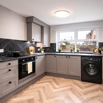 Small Ensuite - Image 3