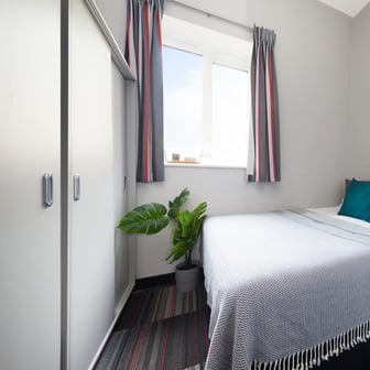 Classic Ensuite - Image 1
