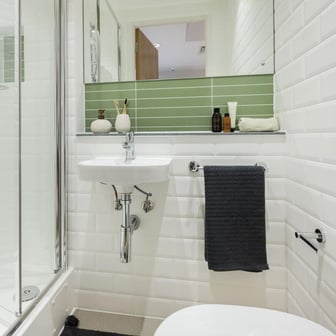 Ensuite with Balcony - Image 4