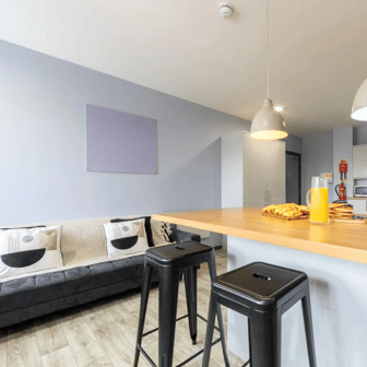 Gold Ensuite - Image 6