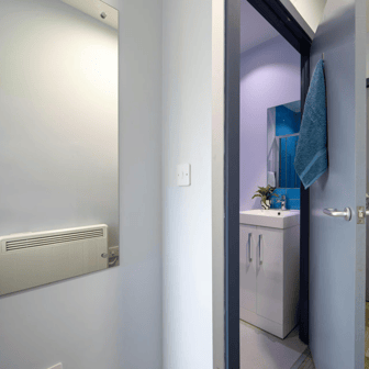 Gold Ensuite - Image 8