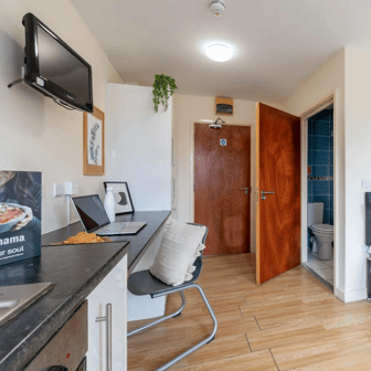 Gold Studio - Image 1