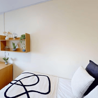 Bronze Non Ensuite - Image 3