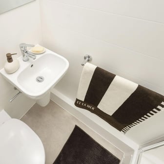 Classic Ensuite - Image 4