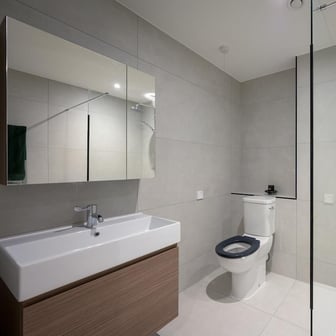 Deluxe Studio Wet Room - Image 20