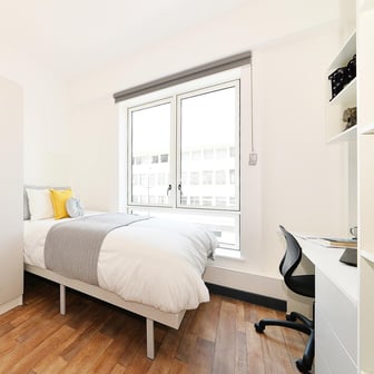 Gold Ensuite - Image 2