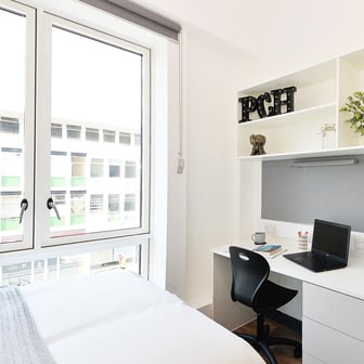 Gold Ensuite - Image 3