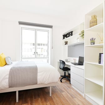 Gold Ensuite - Image 4
