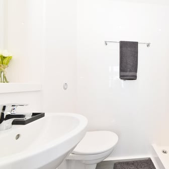Gold Ensuite - Image 11