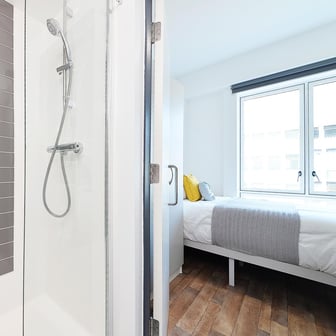 Gold Ensuite - Image 12