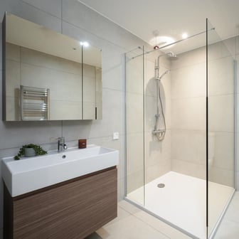 Deluxe Studio Wet Room - Image 19