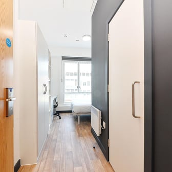 Silver Ensuite - Image 3