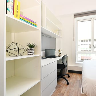 Silver Ensuite - Image 5