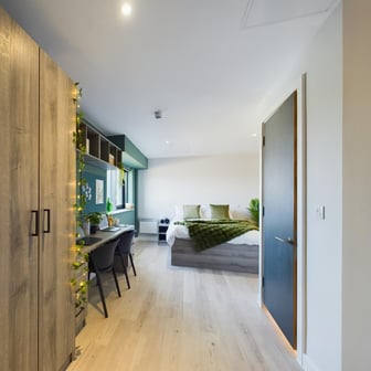 Crown Suite - Image 1
