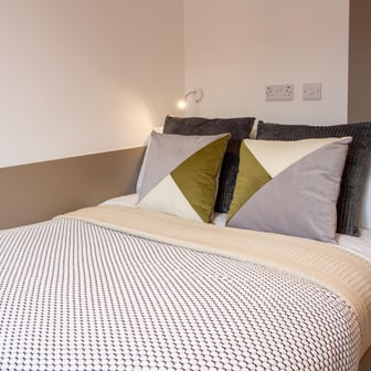 10 Bed En-suite - Image 1
