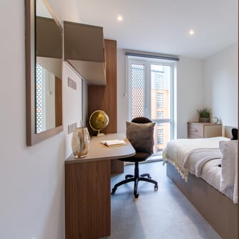 8 Bed En-suite - Image 1