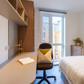 7 Bed En-suite - Image 2