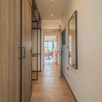 Large 3 Bedroom - Image 9
