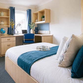 Deluxe Ensuite - Image 1