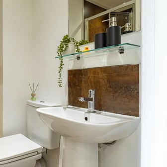 Deluxe Ensuite - Image 4