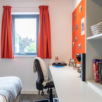 4 Bed Gold Ensuite - Image 1