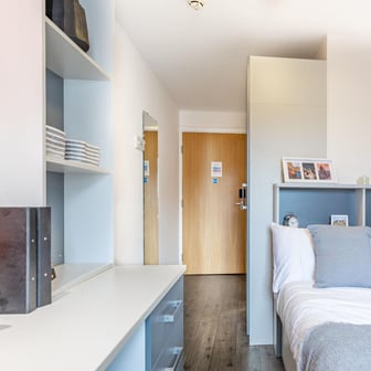 5 Bed Gold Ensuite - Image 1