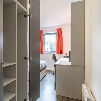 6 Bed Gold Ensuite - Image 7