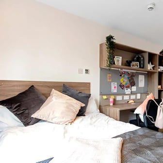 Silver Ensuite - Image 1