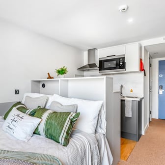 Platinum Studio - Image 1