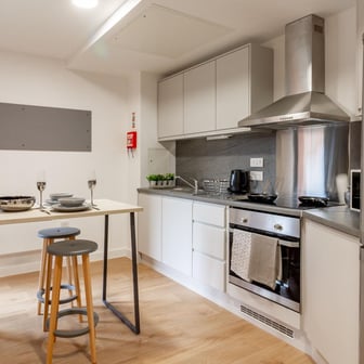 Classic 4 Bed Ensuite (9-10m2) - Image 1