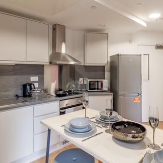 Classic 4 Bed Ensuite (9-10m2) - Image 6