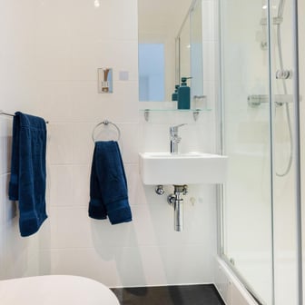 Elite Ensuite - Image 5