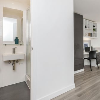 Elite Ensuite - Image 2