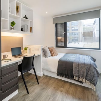 Club Ensuite - Image 1