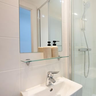 Club Ensuite - Image 6